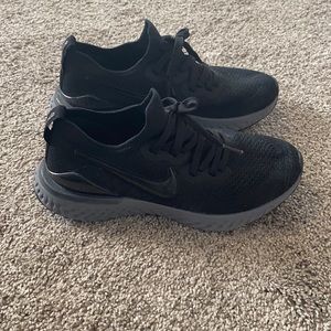 Flynit Epic react Nike shoes